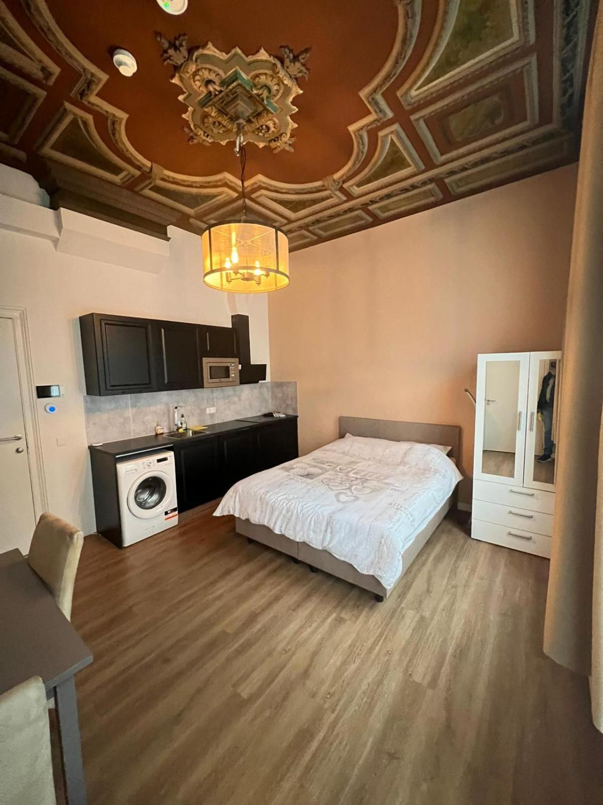 Rotterdam Inn Экстерьер фото